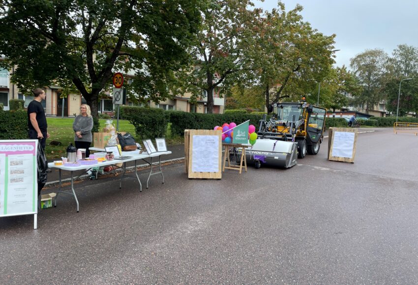 Vi kommer vara med på marknaden i år också med lotteri som förtjänsten går direkt till barncancerfonden (5:- per lott). Alla priser kommer från företag i storfors. Vi kommer även bjuda kaffe och saft.